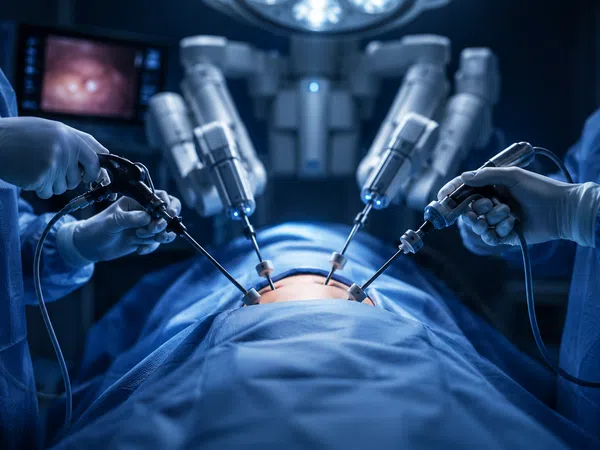Chirurgie minim invazivă - Tehnologie avansată pentru rezultate excelente